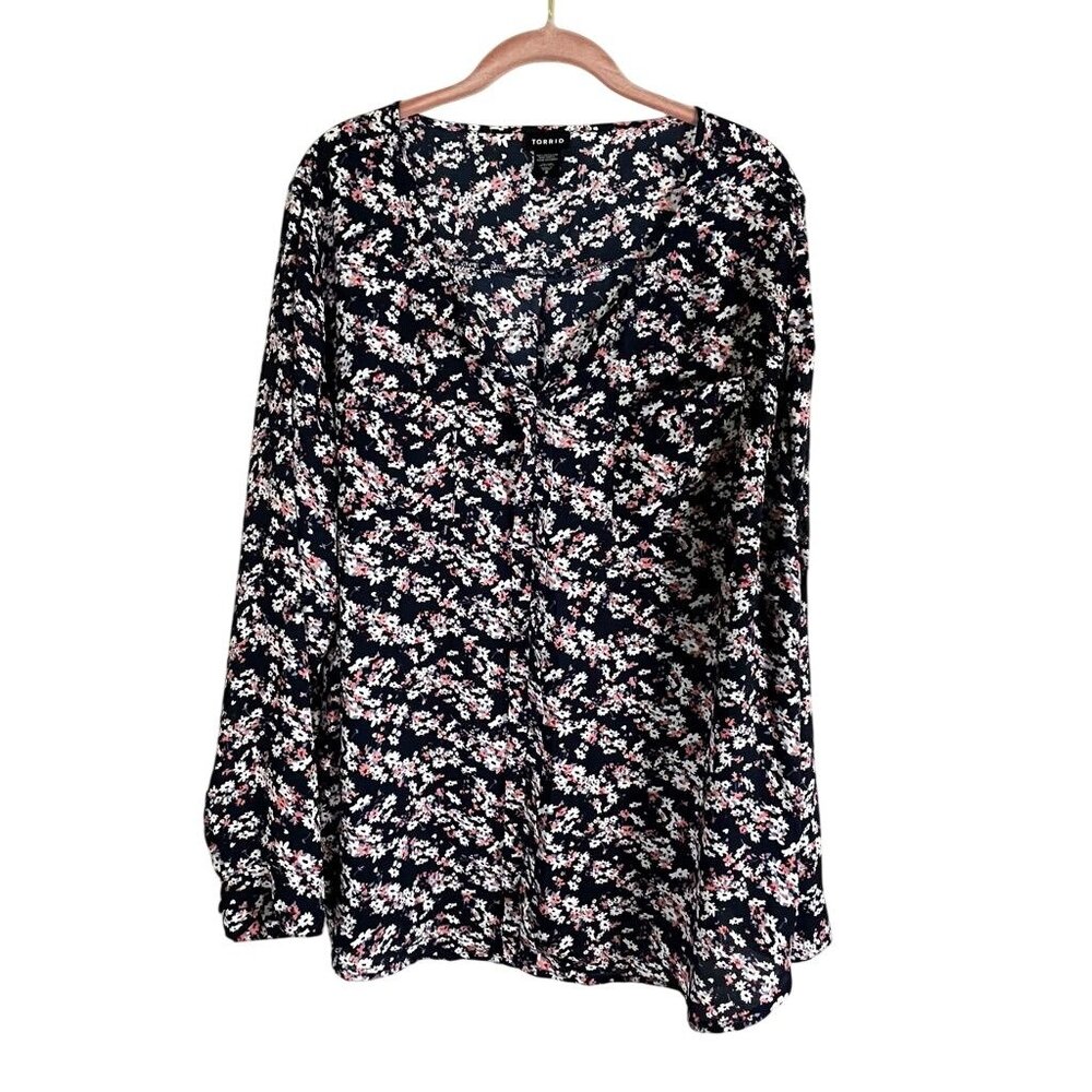 Torrid Floral Top Blue 2X Colorful Dainty Cottage Boho Peasant Preppy Resort Art